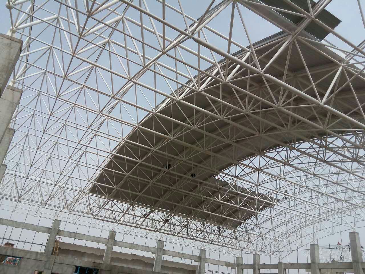 三亚青岛一汽网架
